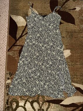 Uniqlo Black and White Floral Midi Dress